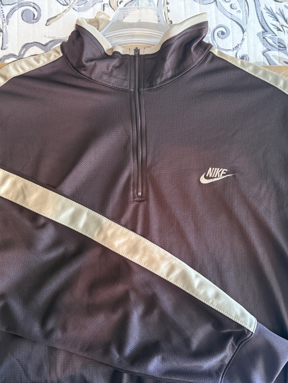 Nike Men’s Brown Pullover with Cream Diagonal Stripe
